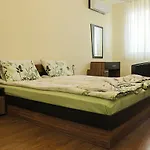 за гости 