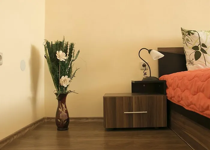 за гости момчил